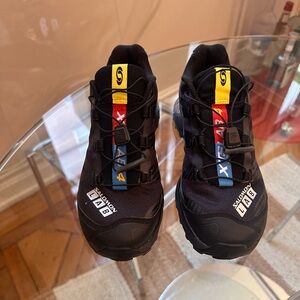 Salomon XT-4 OG
Unisex Sportstyle Shoes, amazing condition, worn only once!!!